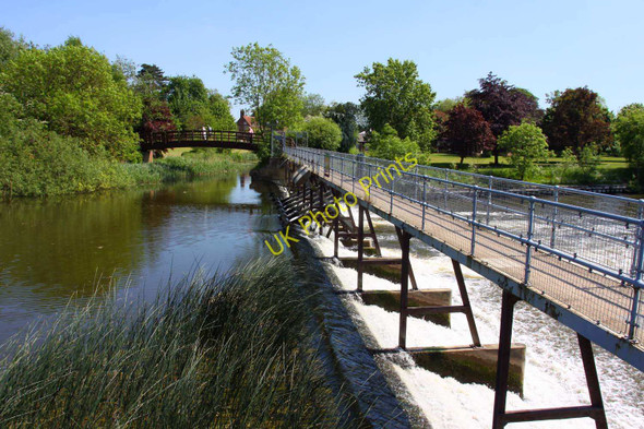 Photo 6"x4" The bridge over the weir Wallingford c2010