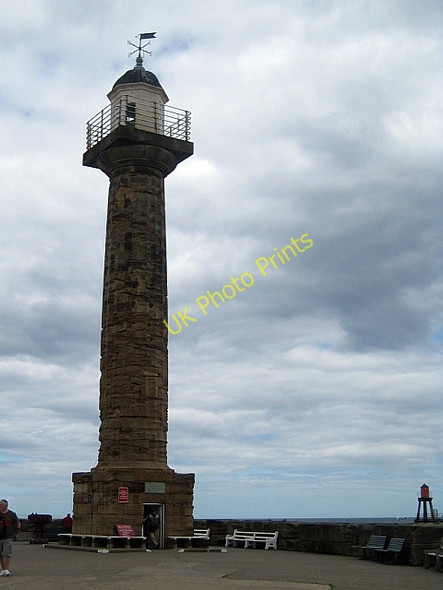 Photo 6"x4" West Pier Lighthouse (2) Whitby\/NZ8910 c2010