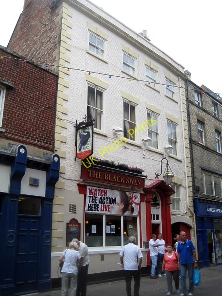 Photo 6"x4" Black Swan Inn, Baxtergate Whitby\/NZ8910 c2010