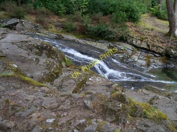 Photo 6"x4" A waterfall over a rock bar Newcastle\/J3732 c2010
