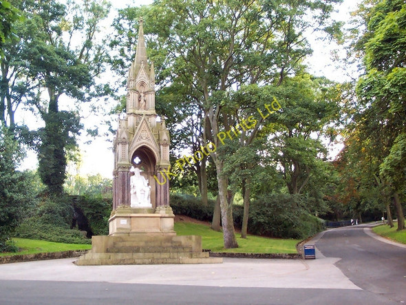 Photo 6"x4" Statue of Sir Titus Salt in Lister Park Shipley\/SE1437 c2005