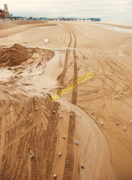 Photo 6"x4" Blackpool: Tyre marks, seagulls and the beach Blackpool\/SD3136 c2010