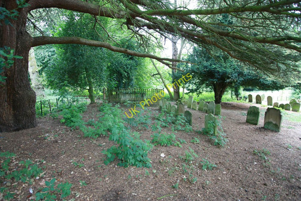 Photo 6"x4" St Mary, Gillingham, Norfolk - Churchyard Beccles c2010