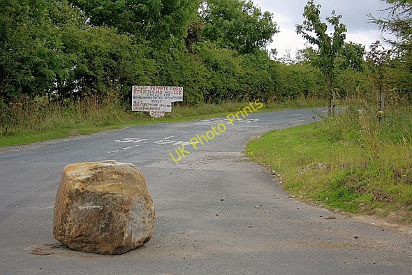 Photo 6"x4" Entrance to Hogarth Hall Fylingthorpe c2010