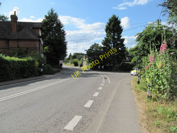 Photo 6"x4" Mini by the junction Lower Basildon c2010