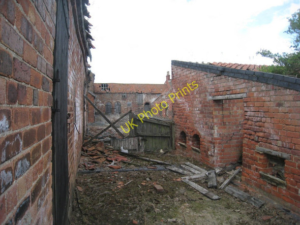 Photo 6"x4" Dereliction at Leam Farm (1) Eastoft c2010