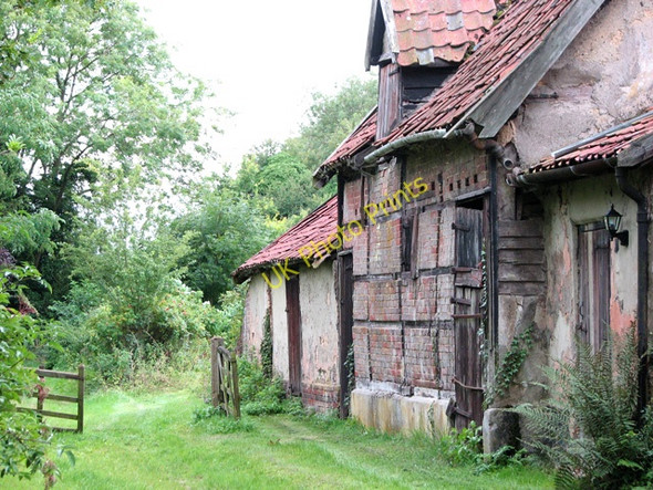 Photo 6"x4" Public footpath past old barns at Church Farm, Hethel Hethel c2010