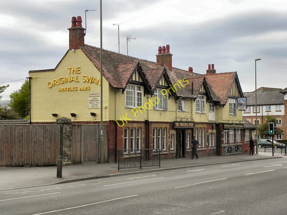 Photo 6"x4" The Original Swan Temple Cowley c2010