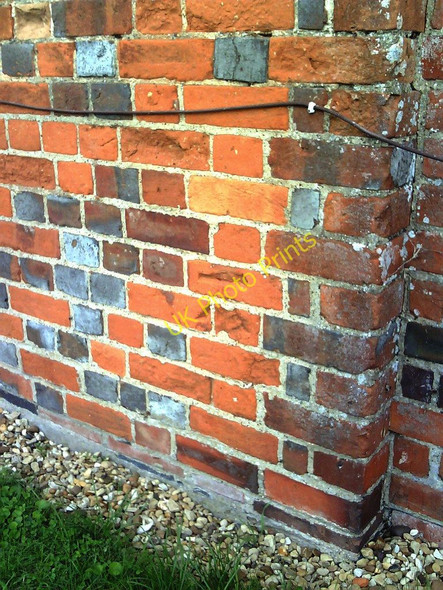 Photo 6"x4" Benchmark on #2 The Malthouse Wallingford c2010