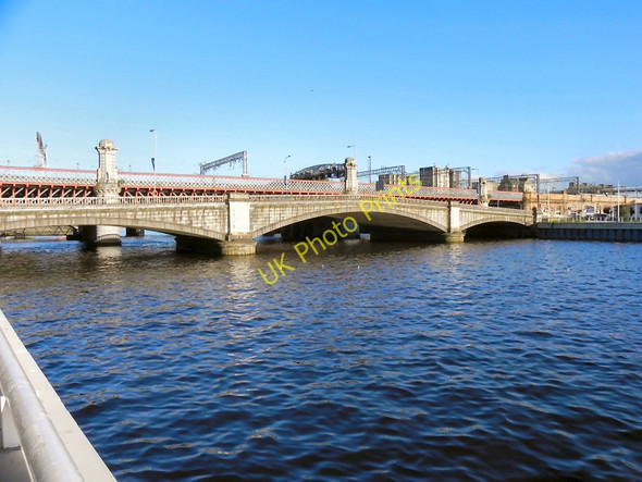 Photo 6"x4" River Clyde, George The Fifth Bridge Glasgow c2010