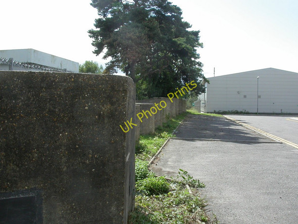 Photo 6"x4" Christchurch, WWII defences Christchurch\/SZ1592 c2010