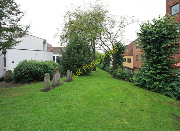 Photo 6"x4" St John Maddermarket, Norwich - Churchyard Norwich c2010
