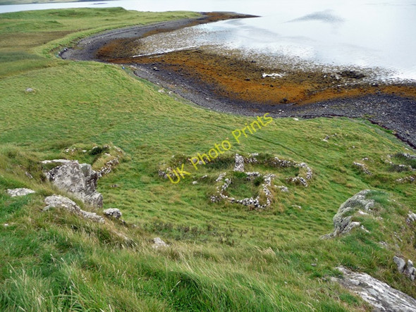 Photo 6"x4" Ruins on Isay Claigan\/NG2353 c2010