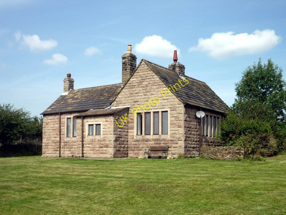 Photo 6"x4" Isolated house, Big Moor, Derbyshire Unthank\/SK3076 c2010