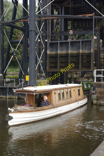Photo 6"x4" Anderton Boat Lift Northwich c2010