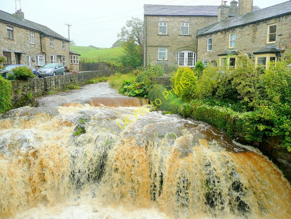 Photo 6"x4" Gayle Beck in flood Gayle c2010