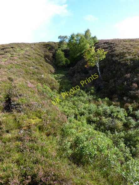 Photo 6"x4" A small tributary to Allt an Sgeireach Oape c2010