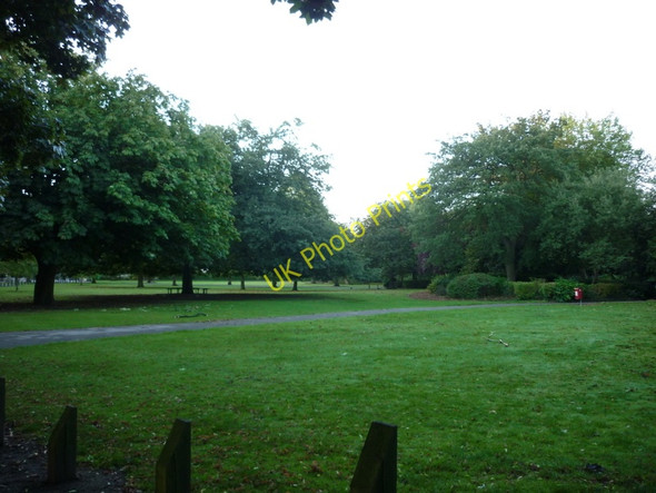 Photo 6"x4" Looking around Pickering Park #4 Hessle\/TA0326 c2010