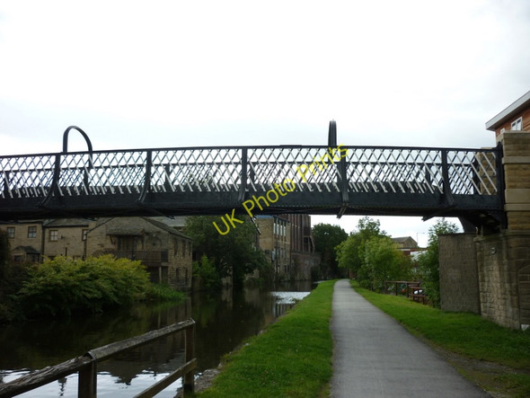 Photo 6"x4" Walking along the Leeds to Liverpool Canal #144 Shipley\/SE1437 c2010
