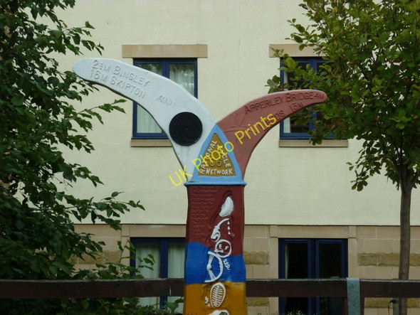 Photo 6"x4" Walking along the Leeds to Liverpool Canal #148 Shipley\/SE1437 c2010