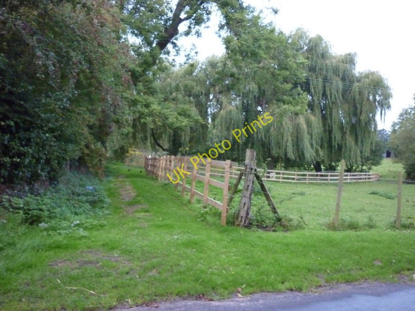 Photo 6"x4" The way to Irby pond Irby upon Humber c2010