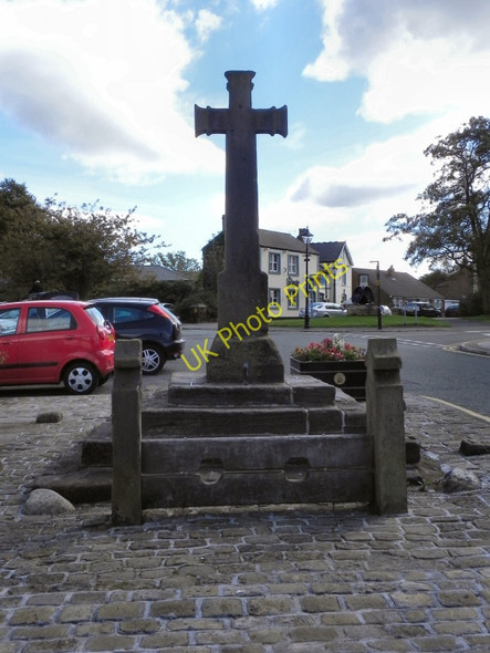 Photo 6"x4" Market Cross, Steps and Village Stocks Standish\/SD5610 c2010