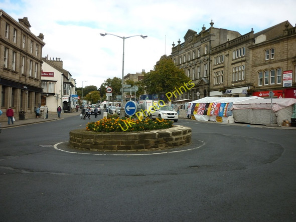Photo 6"x4" A mini roundabout on High Street, Skipton Skipton c2010