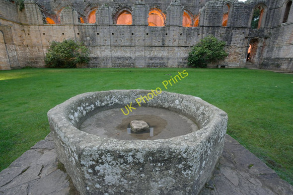 Photo 6"x4" The Cloisters, Fountains Abbey Aldfield c2010