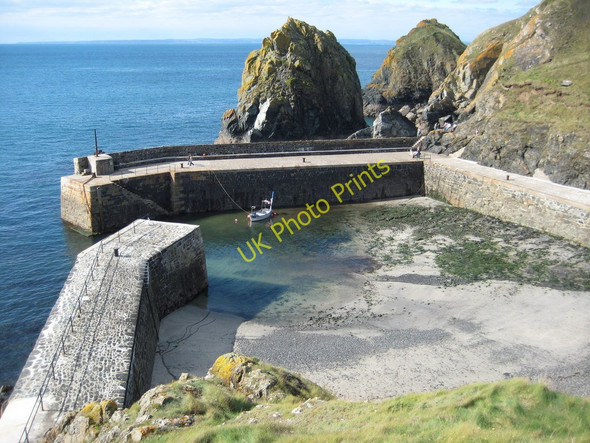 Photo 6"x4" Harbour walls, Mullion Cove Mullion Cove c2010