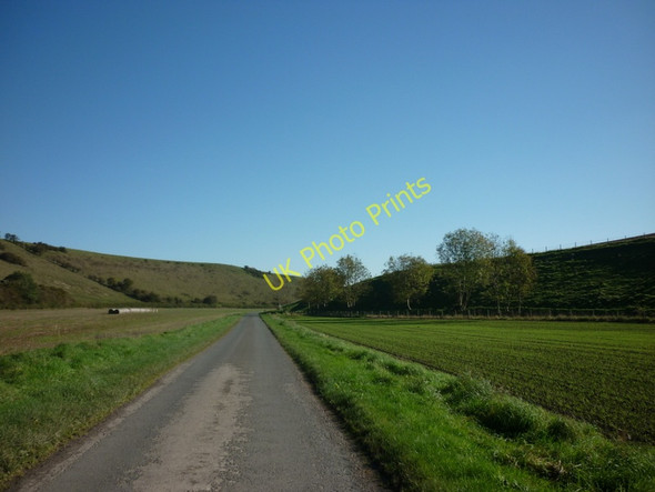 Photo 6"x4" The road to Burton Fleming Fordon c2010