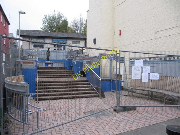 Photo 6"x4" Fenced off steps Builth Wells\/Llanfair-Ym-Muallt c2010