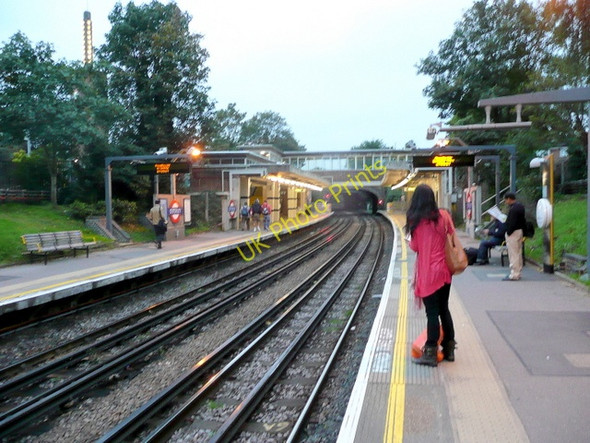 Photo 6"x4" Osterley Underground Station Hounslow c2010