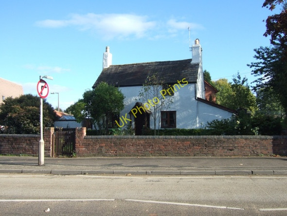 Photo 6"x4" Old cottage by A49 in Hereford Hereford c2010