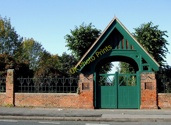 Photo 6"x4" Lych Gate, Rayleigh Cemetery Rayleigh c2010