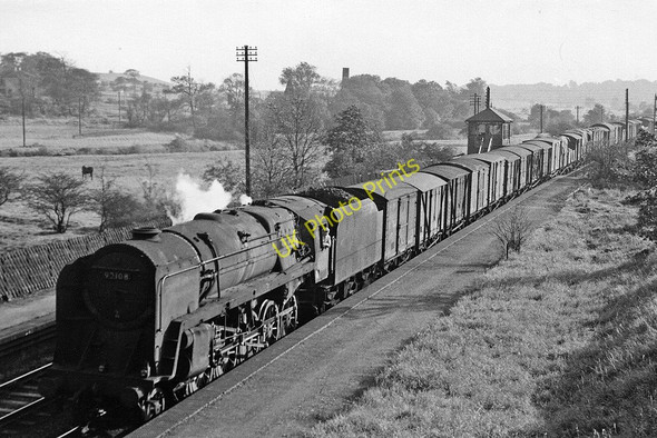 Photo 6"x4" Down freight passing remains of Killamarsh West Station Holbrook\/SK4481 c1957