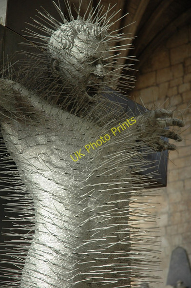 Photo 6"x4" Sculpture in Gloucester Cathedral Gloucester c2010