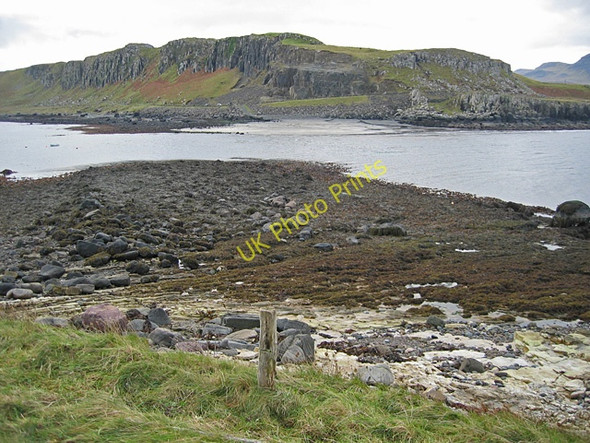 Photo 6"x4" An Corran from Staffin Island Garrafad c2010