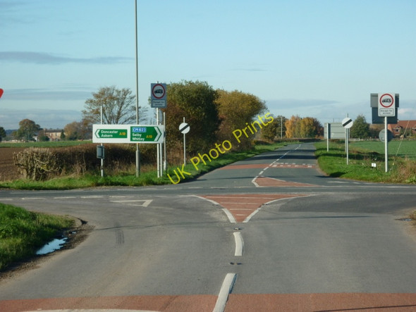 Photo 6"x4" Balne Moor Road crossroads Whitley Thorpe c2010