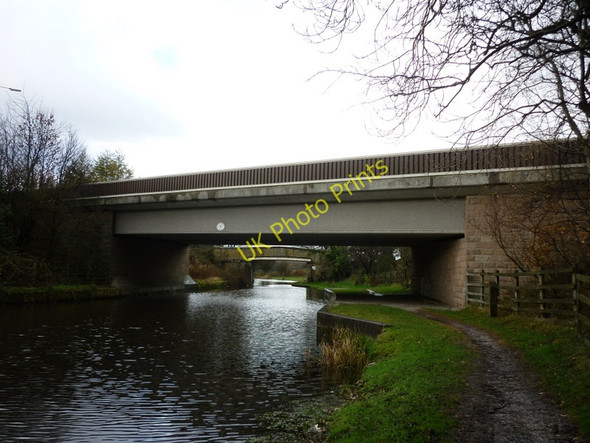 Photo 6"x4" Bridge #119A, A6068 on the Leeds & Liverpool canal Padiham c2010