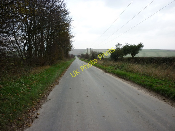 Photo 6"x4" Thwing Road towards Kilham Thwing c2010