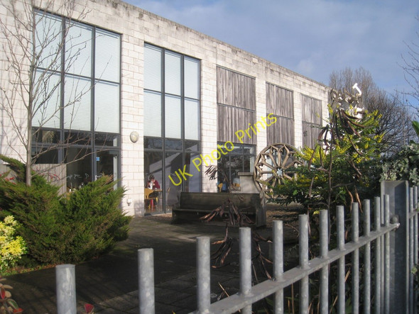 Photo 6"x4" The rear of 20\/21 Visual Arts Centre Scunthorpe c2010