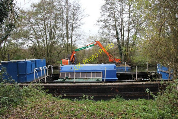 Photo 6"x4" Unit on the barge Sheffield Bottom c2010