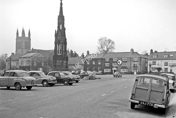 Photo 6"x4" Helmsley: Market Place Helmsley c1961