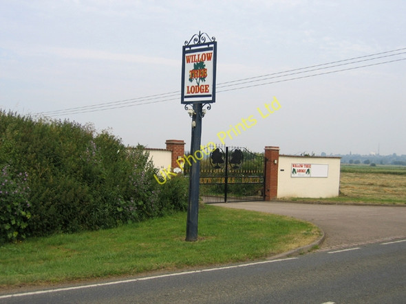 Photo 6"x4" Willow Tree Lodge, Wilburton, Cambs Wilburton c2006