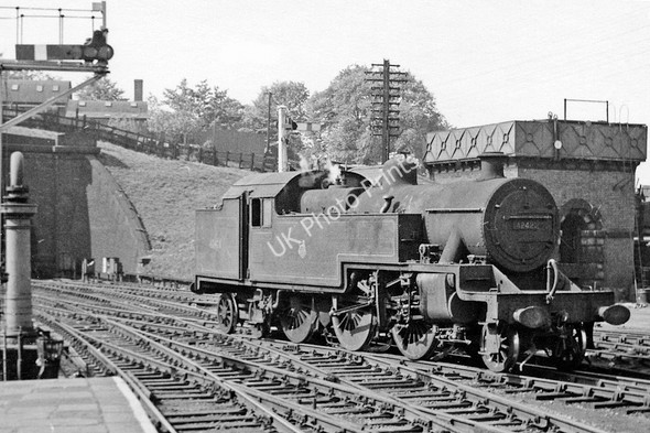 Photo 6"x4" Locomotive at Hibel Road Station, Macclesfield Macclesfield c1959
