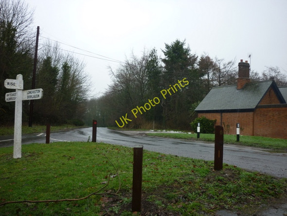 Photo 6"x4" The East Gatehouse to Rise Hall Rise\/TA1542 c2010