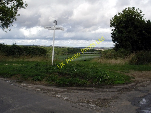 Photo 6"x4" Crossroads south east of Overton Steventon\/SU5447 c2006