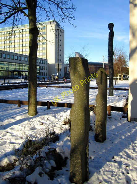 Photo 6"x4" Sculptures outside Northumbria University Gallery, Sandyford Road Newcastle upon Tyne c2010