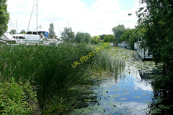 Photo 6"x4" Houseboats on the Portsmouth and Arundel Canal Birdham c2010 P1