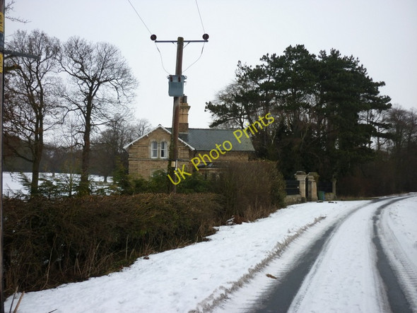 Photo 6"x4" A gate house to Dalton Hall Estate South Dalton c2010